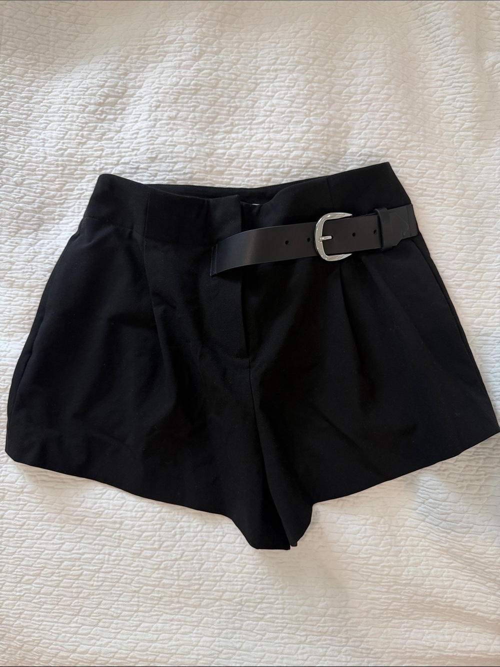Alice + Olivia Black Women's Dress Shorts with Belt